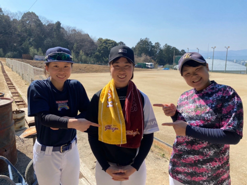 La estrella de la Copa Mundial de Béisbol Femenino WBSC, Yuki Kawabata, ayuda a construir un nuevo equipo en la prefectura de Fukuoka